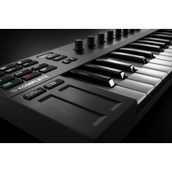 Native Instruments Komplete Kontrol M32