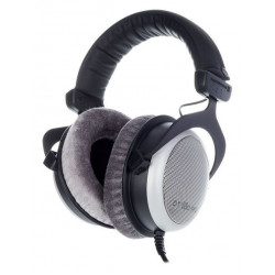 Beyerdynamic DT 880 Pro 250 ohms Semi Open Back Studio Headphones